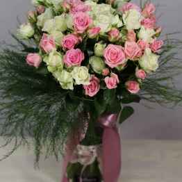 Bouquet di rose miste bianche e rosa – IMG 9070 e1588955044851